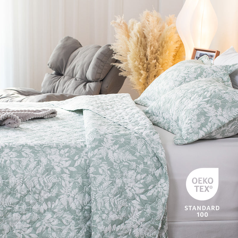 Green Botanical Reversible Quilt Set